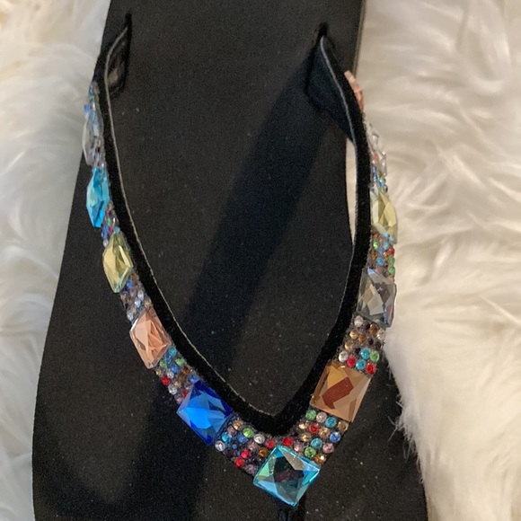 Black w/ multicolor jewels Yellow Box flip flops, like new, sz. 8 1/2. $29 - Picture 10 of 12